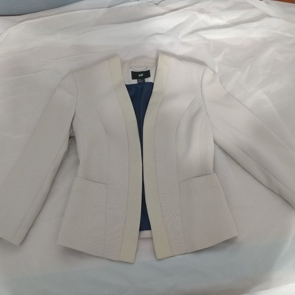 H&M Jackets & Blazers - Cream Buttonless  H&M Jacket